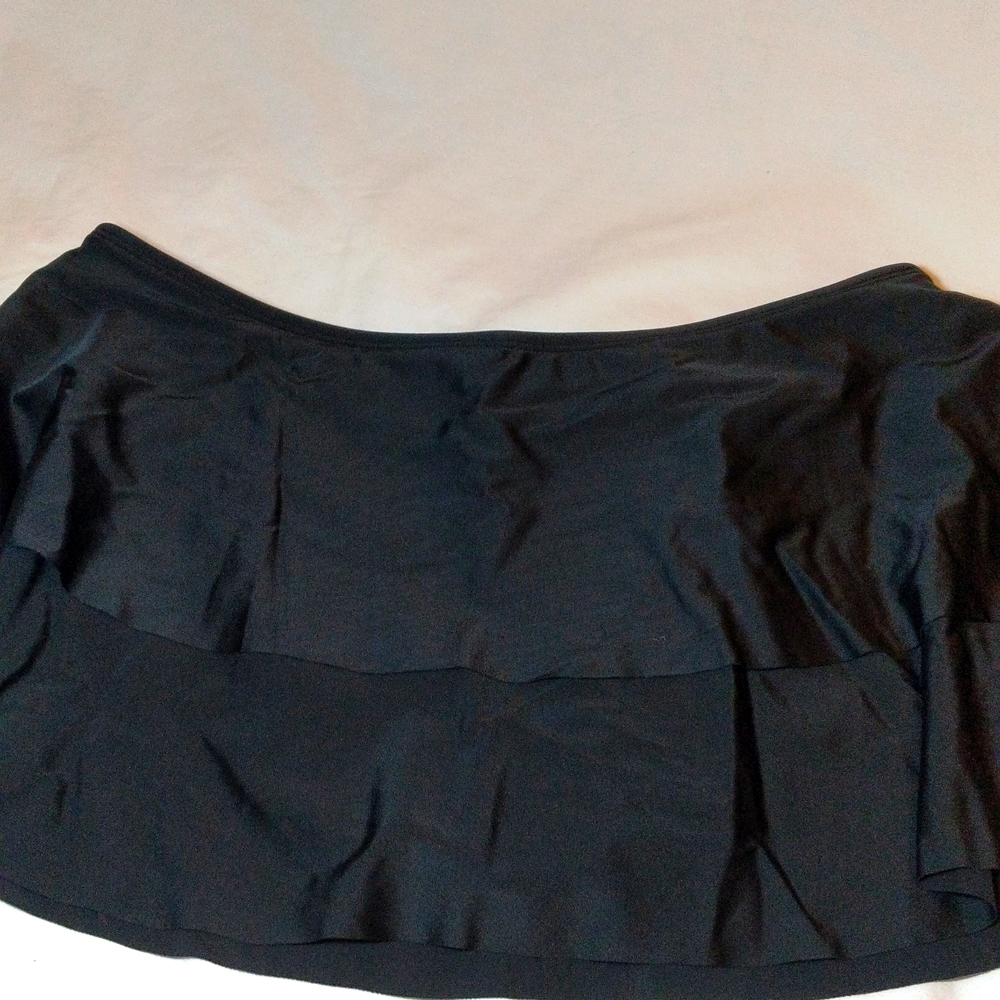 New- Ladies size 12 skort bathing suit bottoms